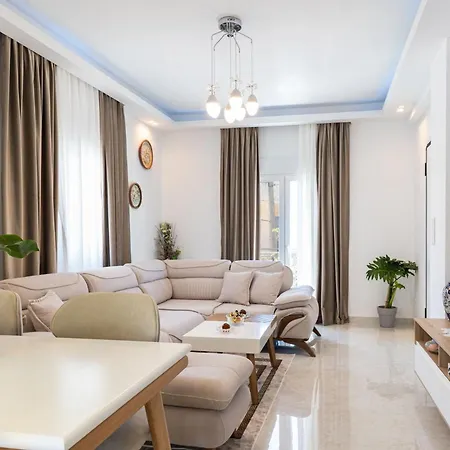 Appartement Newcastle House Skiathos-stad