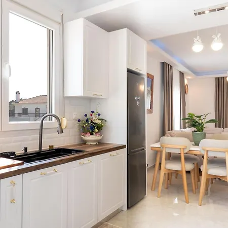 Newcastle House Апартаменты Скиатос